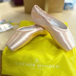 Gaynor brand pointe shoes ✨🩰!! SK-7M4XDL